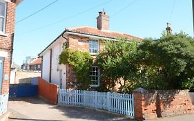 Pebble Beach Cottage, Aldeburgh