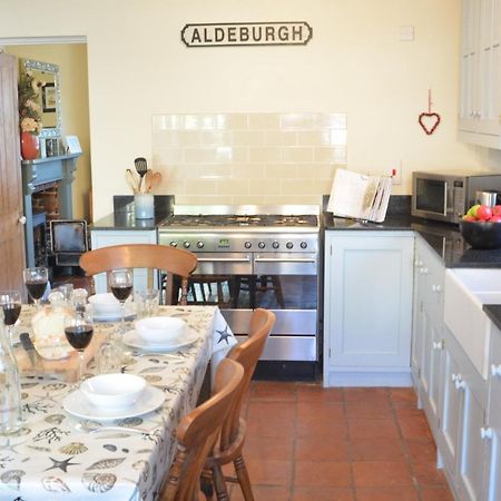 Pebble Beach Cottage, Aldeburgh Exterior photo